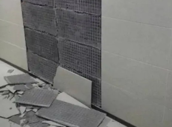 东阿瓷砖空鼓维修公司分享下东阿墙砖松动维修的知识
